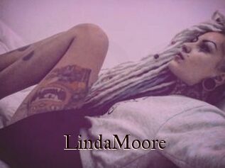 Linda_Moore