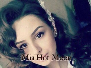 Mia_Hot_Moon