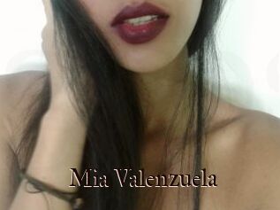 Mia_Valenzuela